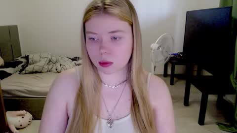 Jennyblonde and Emmabrunette online show from 03-02-26, 12:23