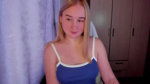 kitten_sun online show from 10-18-25, 02:36