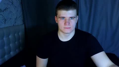 Snapshot of kittenmur chatting on 12-07-24, 01:29 Vlad online show from 12-07-24, 01:29