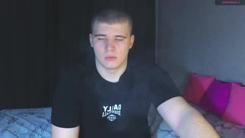 Snapshot of kittenmur chatting on 02-21-25, 11:33 Vlad online show from 02-21-25, 11:33