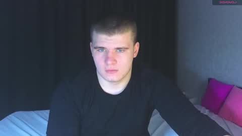 Snapshot of kittenmur chatting on 02-27-25, 04:53 Vlad online show from 02-27-25, 04:53