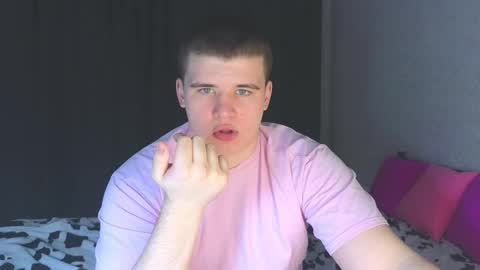 Snapshot of kittenmur chatting on 03-05-25, 03:18 Vlad online show from 03-05-25, 03:18