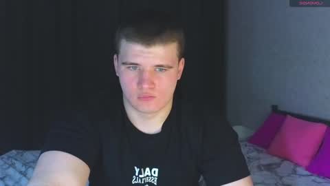 Snapshot of kittenmur chatting on 03-08-25, 03:35 Vlad online show from 03-08-25, 03:35