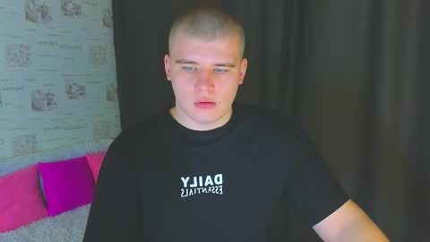 Snapshot of kittenmur chatting on 10-02-25, 07:21 Vlad online show from 10-02-25, 07:21