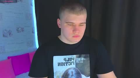 Snapshot of kittenmur chatting on 10-14-25, 05:19 Vlad online show from 10-14-25, 05:19