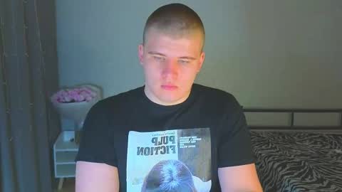 Snapshot of kittenmur chatting on 10-27-25, 08:24 Vlad online show from 10-27-25, 08:24