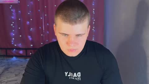 Snapshot of kittenmur chatting on 04-20-26, 11:17 Vlad online show from 04-20-26, 11:17