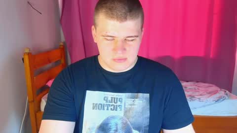 Snapshot of kittenmur chatting on 05-02-26, 12:43 Vlad online show from 05-02-26, 12:43