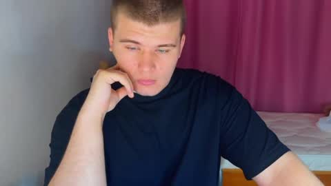 Snapshot of kittenmur chatting on 05-05-26, 09:23 Vlad online show from 05-05-26, 09:23