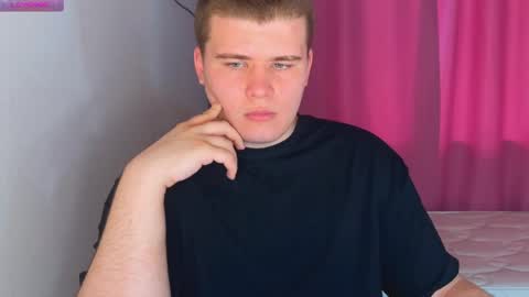 Snapshot of kittenmur chatting on 05-17-26, 12:41 Vlad online show from 05-17-26, 12:41