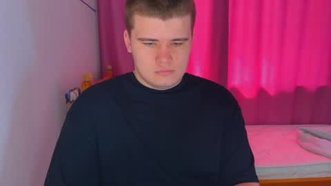 Snapshot of kittenmur chatting on 05-19-26, 06:53 Vlad online show from 05-19-26, 06:53