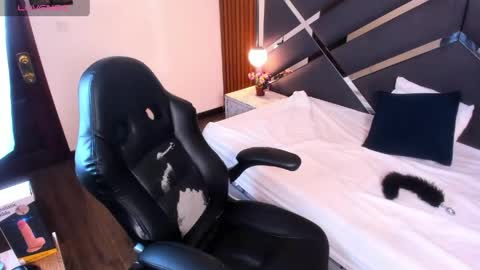 Kittie Vixen online show from 04-14-26, 07:20