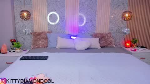 kitty__diamond_ online show from 04-12-26, 02:16