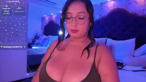 Snapshot of kitty__rouse chatting on 06-25-26, 04:00 Kitty online show from 06-25-26, 04:00