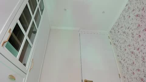 Snapshot of kitty__sophie chatting on 05-26-26, 06:26 sophie online show from 05-26-26, 06:26