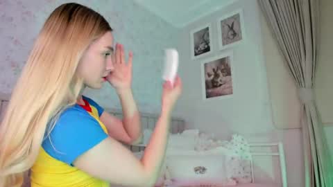 sophie online show from 05-28-26, 06:05