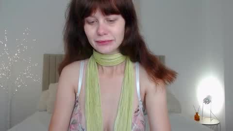 Snapshot of kitty_ange1l chatting on 09-18-25, 05:20 kitty_ange1l online show from 09-18-25, 05:20