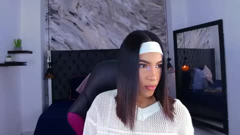 Snapshot of kitty_collins_ chatting on 05-08-26, 12:10 Kitty online show from 05-08-26, 12:10