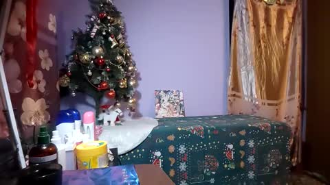 Kitti online show from 12-22-25, 06:27