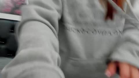 kitty_f00x online show from 06-09-26, 07:14