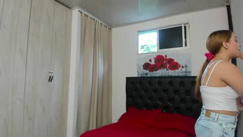 kitty_f00x online show from 06-21-26, 08:11
