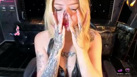 kitty_fox_b online show from 04-01-26, 01:41