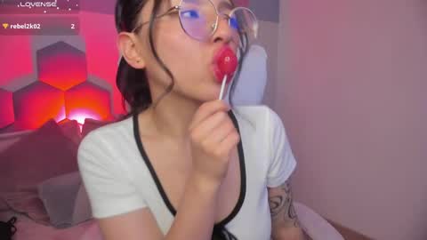 Snapshot of kitty_patitas_suavess chatting on 05-27-26, 02:30 Kitty online show from 05-27-26, 02:30