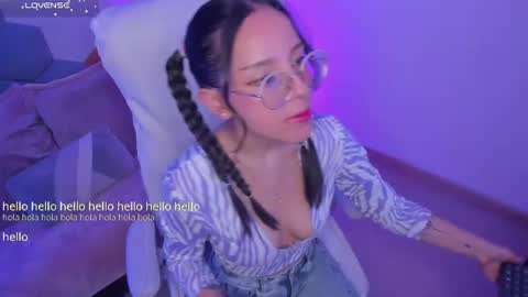 Snapshot of kitty_patitas_suavess chatting on 06-17-26, 01:30 Kitty online show from 06-17-26, 01:30