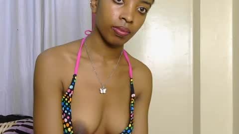 Snapshot of kitty_piee chatting on 07-17-26, 12:17 sugar plum online show from 07-17-26, 12:17