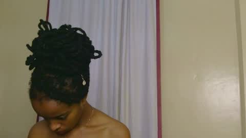 Snapshot of kitty_piee chatting on 07-30-26, 01:48 sugar plum online show from 07-30-26, 01:48