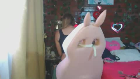 Daniela Ferreira online show from 03-24-26, 11:48