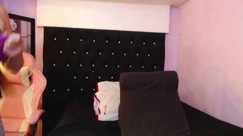 paola online show from 10-04-25, 11:14