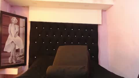 Snapshot of kittybonx chatting on 07-19-26, 02:43 paola online show from 07-19-26, 02:43
