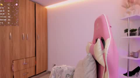 Snapshot of kittyfeet2 chatting on 05-25-26, 07:31 kitty online show from 05-25-26, 07:31