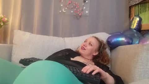 Snapshot of kittyfluf chatting on 01-18-25, 05:26 KittyFluf online show from 01-18-25, 05:26