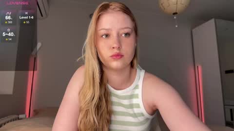 Snapshot of kittyloffe chatting on 06-10-26, 03:07 Monika online show from 06-10-26, 03:07