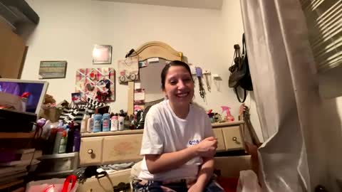 kittyluvx online show from 02-13-25, 12:35