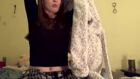 Snapshot of kittyme0ws chatting on 01-24-25, 11:45 kitty online show from 01-24-25, 11:45