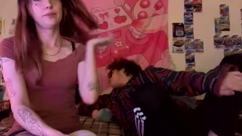 Snapshot of kittyme0ws chatting on 12-15-25, 06:17 kitty online show from 12-15-25, 06:17