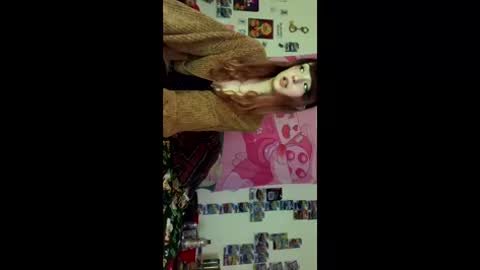 Snapshot of kittyme0ws chatting on 12-16-25, 05:45 kitty online show from 12-16-25, 05:45