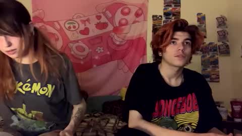 Snapshot of kittyme0ws chatting on 12-23-25, 06:00 kitty online show from 12-23-25, 06:00