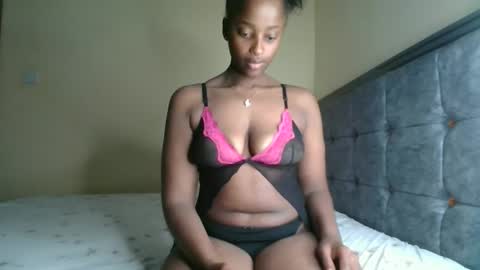 Snapshot of kittypettite chatting on 09-24-25, 03:48 Kittypettite online show from 09-24-25, 03:48