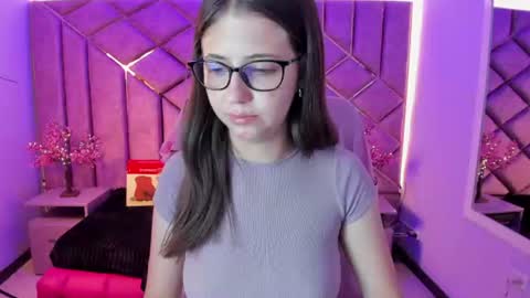 Snapshot of kittypinky01 chatting on 06-24-26, 02:38 Sarah online show from 06-24-26, 02:38