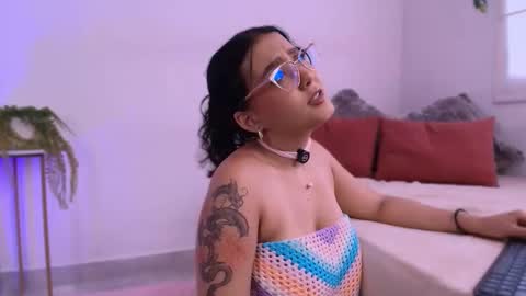 Sophie online show from 11-04-25, 07:02