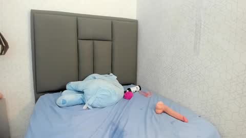  K I T T  Y  online show from 03-06-25, 01:16