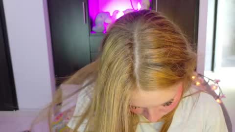 Snapshot of kittytimberlake chatting on 05-24-26, 02:33 K I T T Y online show from 05-24-26, 02:33