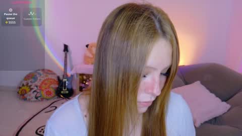  K I T T  Y  online show from 07-17-26, 03:39