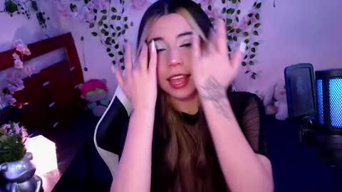 Kittyuwu  online show from 04-11-26, 02:16