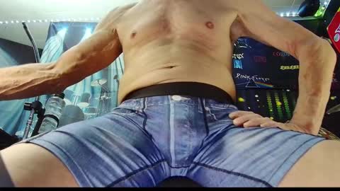 kiveuxmakeu online show from 10-01-25, 04:02