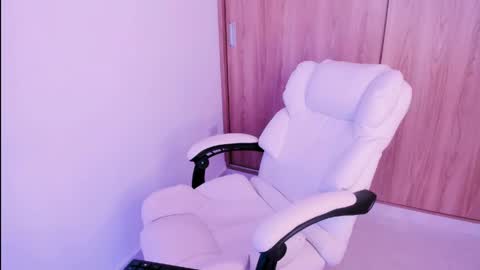 Snapshot of kiwi____ chatting on 04-14-26, 08:59 Little piece of fruit online show from 04-14-26, 08:59
